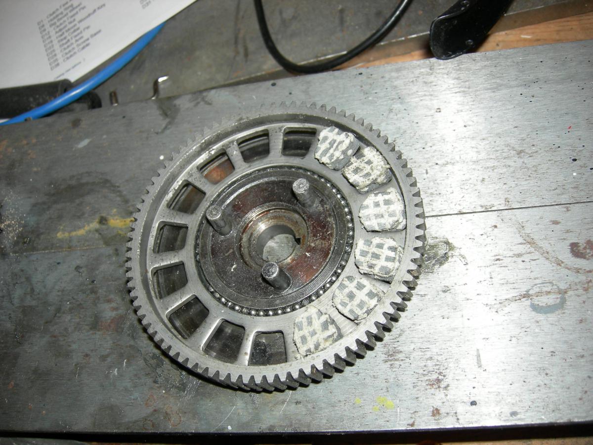 Installing clutch pads